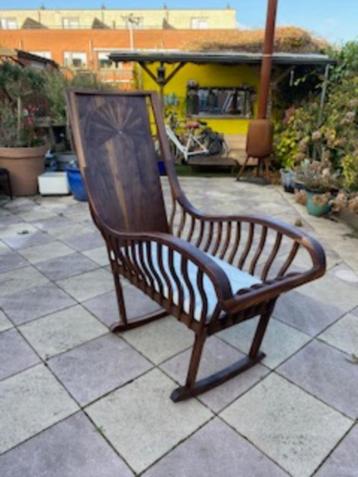 Schommelwieg met nieuw matras beschikbaar voor biedingen