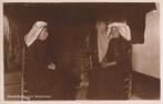 Brabants Dorpsleven fotokaart vrouwen poffer - W&S NBr. 7, Verzenden, 1920 tot 1940, Ongelopen, Noord-Brabant