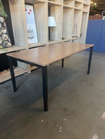 Instelbaar bureau 180x90xH62-84 cm, 70 euro/stuk,12 stuks - afbeelding 4