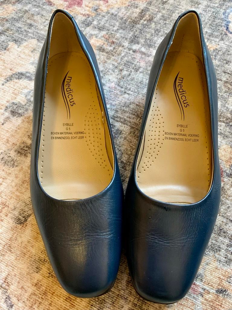 Medicus Sybille stewardessen pumps maat 38, Kleding | Dames, Schoenen, Pumps, Blauw, Nieuw, Ophalen of Verzenden