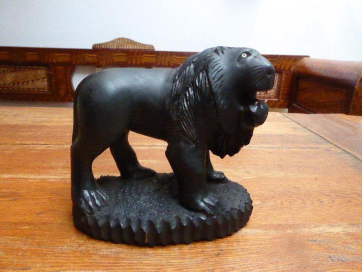 Schitterend ebbenhouten beeld, leeuw, Antiek en Kunst, Kunst | Beelden en Houtsnijwerken, Ophalen of Verzenden