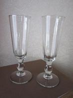 Twee mooie oude champagne flutes - kelk optisch getrokken, Verzenden