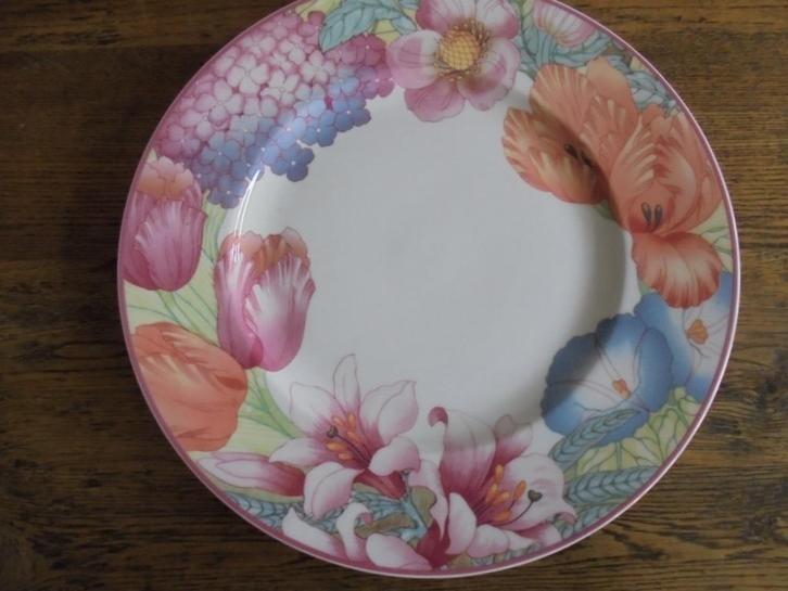 COROLLA BLOEMEN SERVIEZEN, Antiek en Kunst, Antiek | Servies compleet, Ophalen of Verzenden