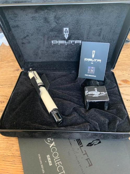 Vulpen Delta Lex M Nib 18K Knopvuller Galaliet !, Verzamelen, Pennenverzamelingen, Ophalen of Verzenden