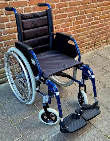 Nette rolstoel inklapbaar merk Eclips NIEUWSTAAT  beschikbaar voor biedingen