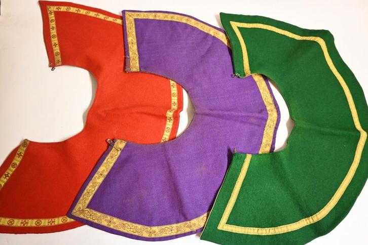 kragen van gewaad geestelijke kerk klederdracht, Antiek en Kunst, Antiek | Religie, Ophalen of Verzenden