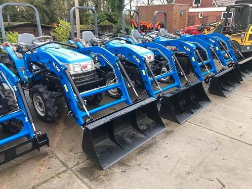 Iseki Div Iseki Sial223 met voorlader, Zakelijke goederen, Machines en Bouw | Tuin, Park en Bosbouw, Overige typen