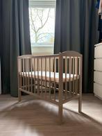 Petite Amelie wiegje/co-sleeper suedebruin gelakt, Ophalen, Gebruikt, Wieg