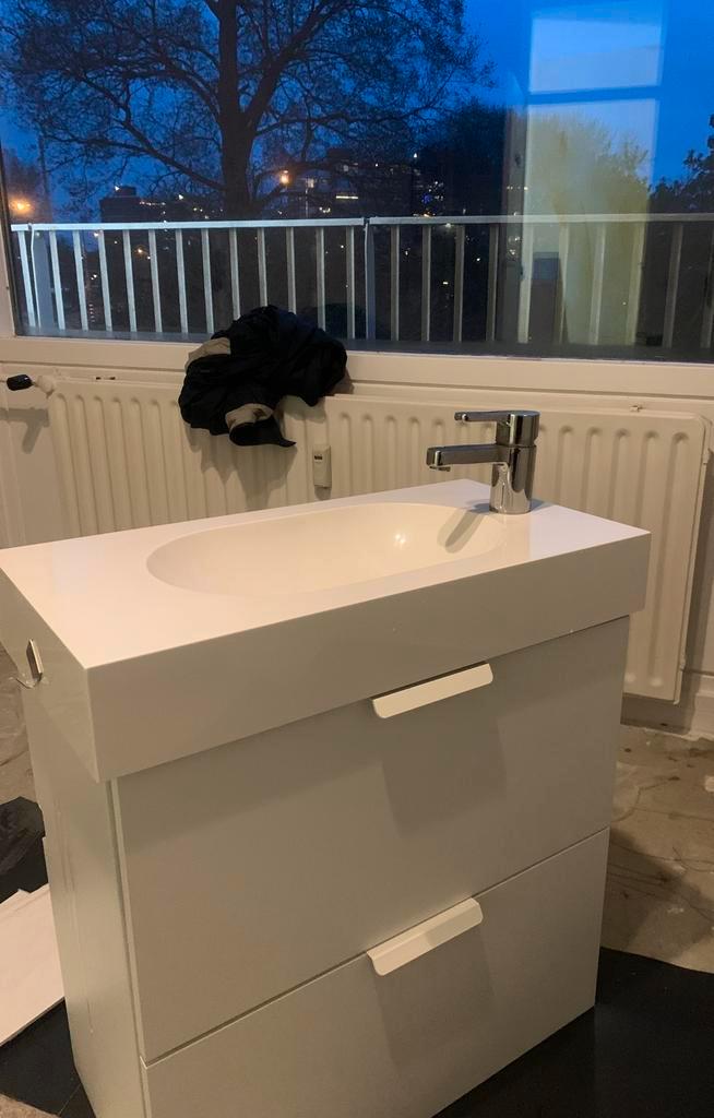 Wastafelmeubel wit (incl. kraan) – Goede staat!, Huis en Inrichting, Badkamer | Badkamermeubels, Gebruikt, Wasbak of Wastafel