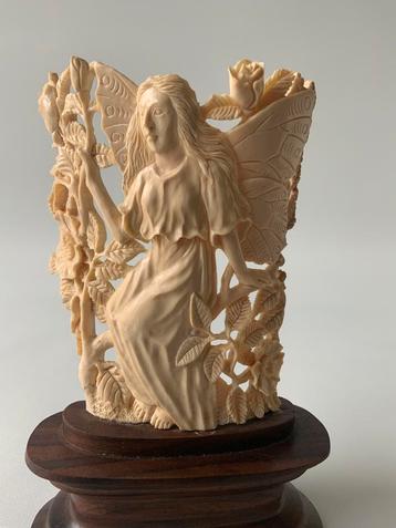 Koopje - Antiek Beeld beschikbaar voor biedingen