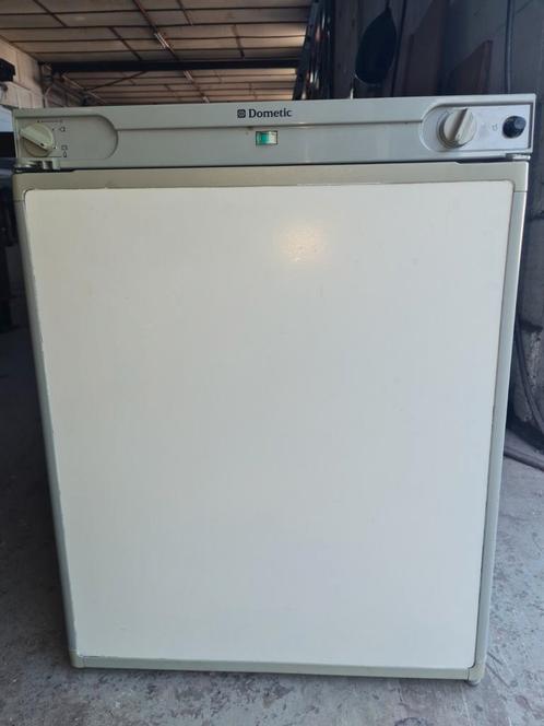 Dometic koelkast rf60 gas, 12volt, 230volt, Watersport en Boten, Accessoires en Onderhoud, Gebruikt, Kombuis en Sanitair, Ophalen