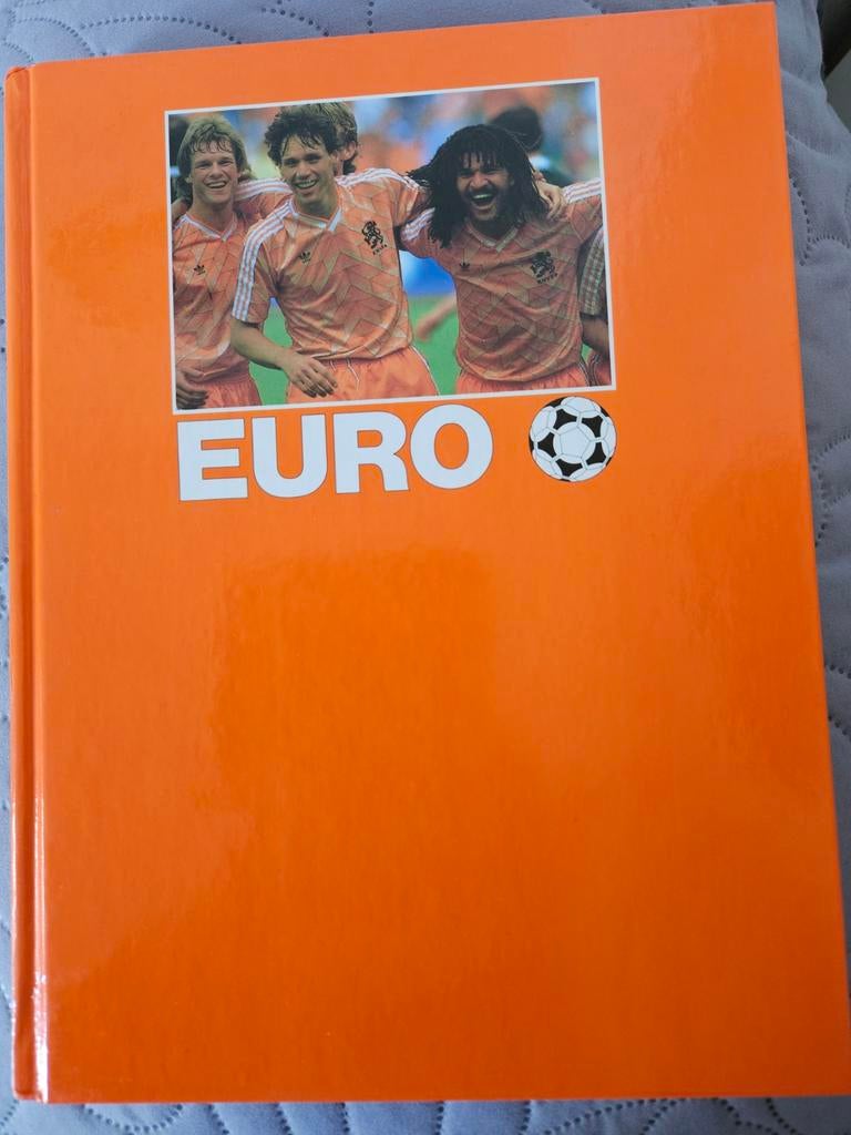 EURO 1988 Boek - Nederlands Elftal, Ophalen of Verzenden, Gelezen, Diverse Auteurs, Balsport