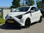 Toyota Aygo 1.0 VVT-i x-play 1e eigenaar, Voorwielaandrijving, Gebruikt, Euro 6, 4 stoelen
