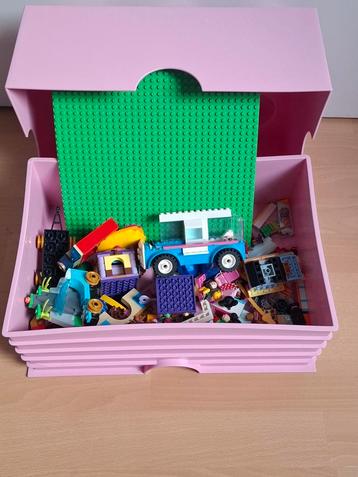 Lego Friends & Disney Lego met grondplaat en opbergdoos beschikbaar voor biedingen