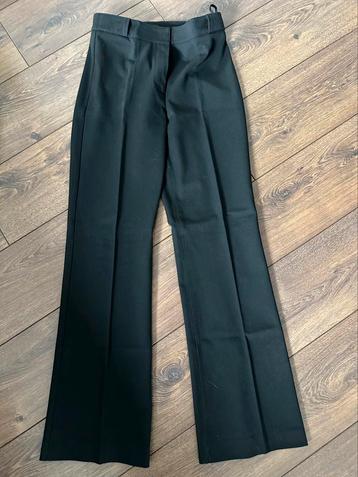 Nette zwarte dames pantalon maat 36 beschikbaar voor biedingen
