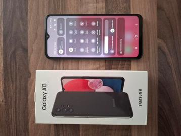 Samsung A13 incl hoesje beschikbaar voor biedingen