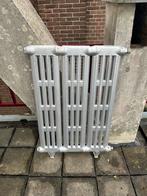 Oude antieke gietijzeren radiator, Ophalen, Gebruikt, Radiator, 30 tot 80 cm