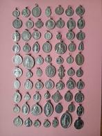 70 religieuze medailles, Verzamelen, Ophalen of Verzenden, Gebruikt, Sieraad, Christendom | Katholiek