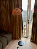 Vloerlamp met rieten kap, Ophalen, Zo goed als nieuw, Metaal, 150 tot 200 cm