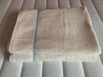 2 Witte Badlakens met Blauwe Sierrand 160x90 cm, Ophalen of Verzenden, Zo goed als nieuw, Wit, Handdoek
