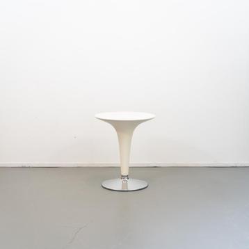 1 Bombo tafel Wit met gasveer rond 55 cm beschikbaar voor biedingen