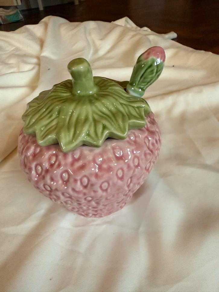 Bordallo Pinheiro Aardbei Pot Lichtroze - Nieuw!, Huis en Inrichting, Keuken | Keukenbenodigdheden, Nieuw, Ophalen of Verzenden