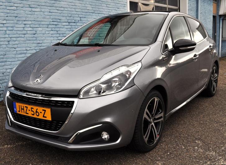 Peugeot 208 1.2 GT Aut. Nav pdc v+a Pano, Auto's, Peugeot, Bedrijf, ABS, Achteruitrijcamera, Airbags, Airconditioning, Bluetooth
