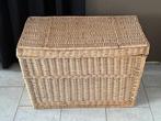 Grote rieten mand met deksel, Huis en Inrichting, Woonaccessoires | Schalen en Manden, Ophalen, Gebruikt, Mand, Riet