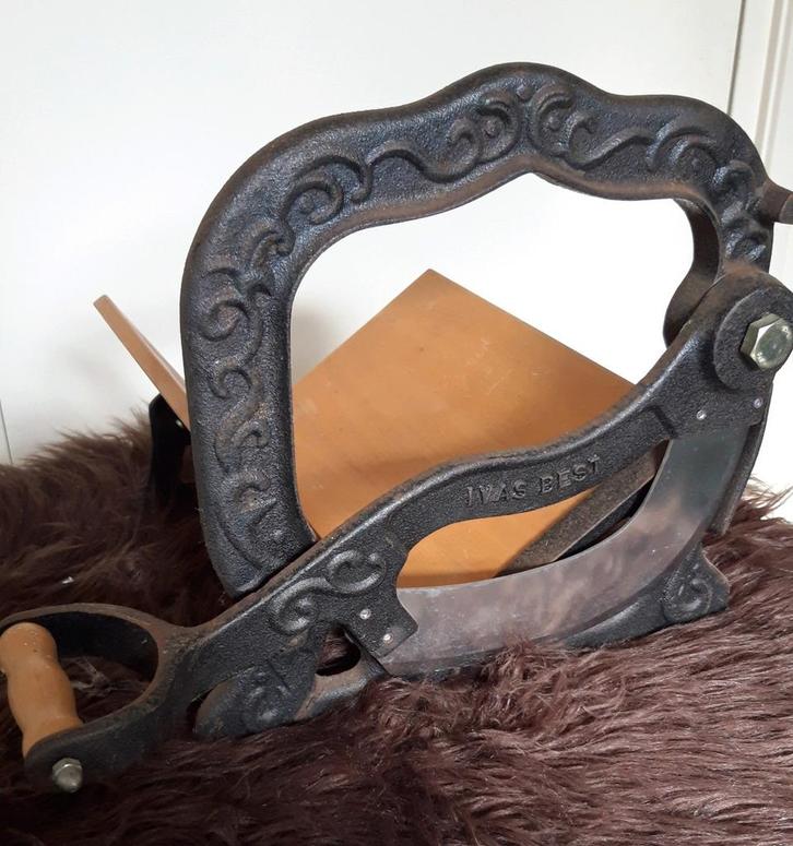Antieke Broodsnijmachine - Handmatig, Antiek en Kunst, Antiek | Gereedschap en Instrumenten, Ophalen of Verzenden