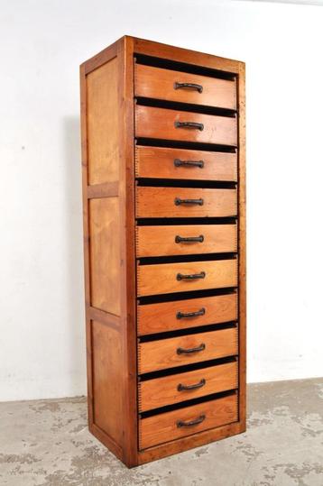 Diverse vintage ladekast kasten industriële kast dressoir beschikbaar voor biedingen
