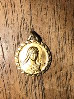 3 goudkleurige bedels, voor en achterkant zie foto’s, Sieraden, Tassen en Uiterlijk, Kettinghangers, Overige materialen, Overige voorstellingen