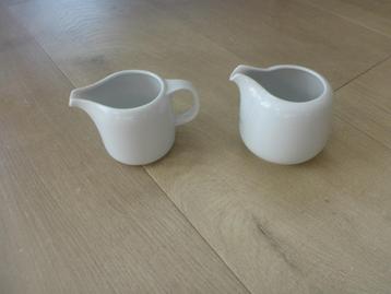 2 melkkannetjes, 1 arzberg Delta, 1 arzberg ? beschikbaar voor biedingen