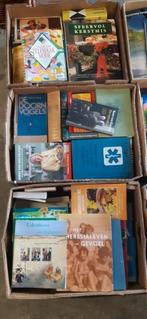 6 volle dozen met boeken actie - kook - thriller - romans, Ophalen, Gelezen, Verschillende onderwerpen