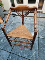 Antiek eikenhouten breistoeltje op 3 poten., Antiek en Kunst, Antiek | Meubels | Stoelen en Banken, Ophalen