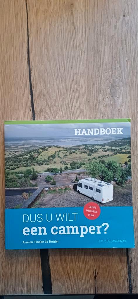Handboek 'Dus u wilt een camper?' - Prima Staat, Caravans en Kamperen, Camper-accessoires, Ophalen of Verzenden