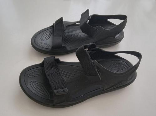 Crocs Comfort zwarte rubberen sandalen, maat W8 / 39, Kleding | Dames, Schoenen, Zo goed als nieuw, Sandalen of Muiltjes, Zwart