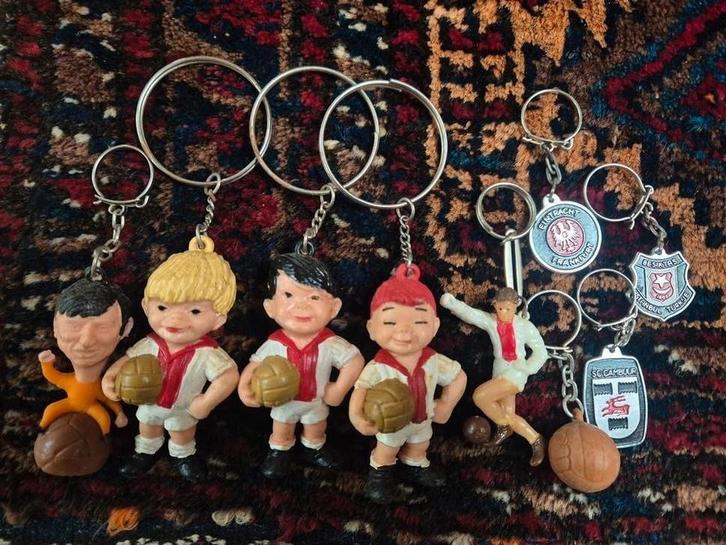 Grote partij sleutelhangers, Verzamelen, Sleutelhangers, Gebruikt, Knuffel of Figuurtje, Ophalen