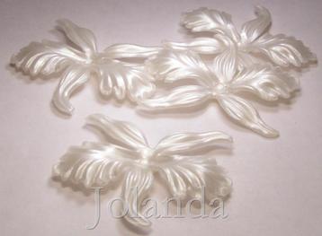 0470 Mooie Lelie Witte Bloem Blaadjes Acryl Plak Ornamenten beschikbaar voor biedingen