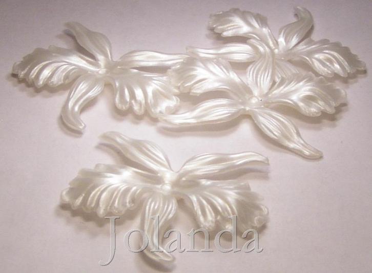 0470 Mooie Lelie Witte Bloem Blaadjes Acryl Plak Ornamenten, Hobby en Vrije tijd, Kralen en Sieraden maken, Nieuw, Kraal, Verzenden