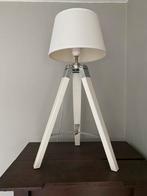 2 witte statief tafel lampjes, Minder dan 50 cm, Ophalen of Verzenden, Zo goed als nieuw, Hout
