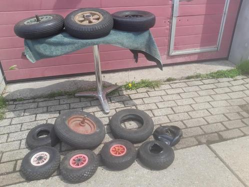 KRUIWAGEN MET STEEK WAGEN WIELEN BIEDEN, Tuin en Terras, Kruiwagens, Ophalen of Verzenden