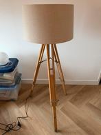 Driepoot lamp met beige linnen kap, Ophalen, Zo goed als nieuw