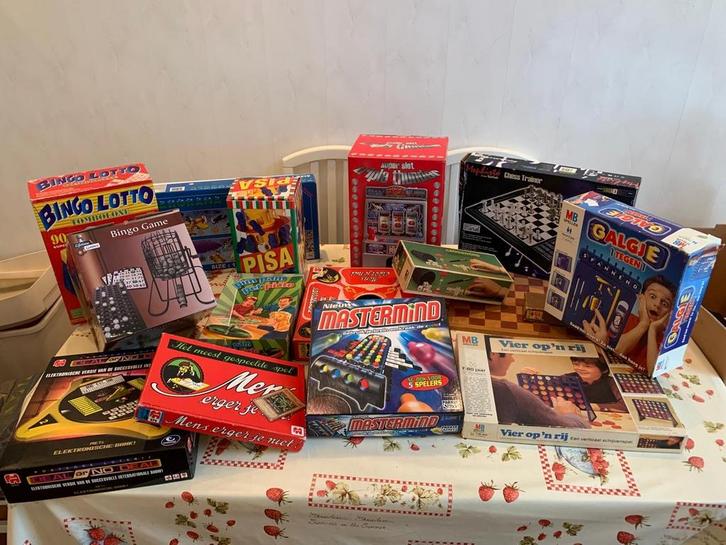 Spelletjesavond Pakket: alles in een koop!, Hobby en Vrije tijd, Gezelschapsspellen | Bordspellen, Gebruikt, Een of twee spelers