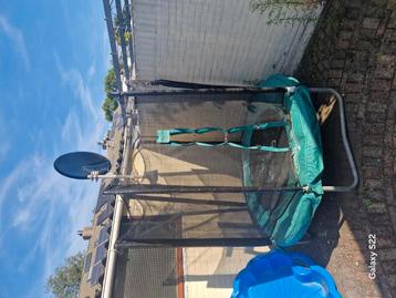 Gratis trampoline beschikbaar voor biedingen