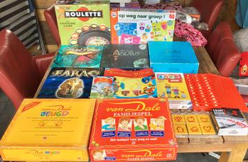 GROOT PAKKET GEZELSCHAPSSPELLEN / BORDSPELLEN beschikbaar voor biedingen