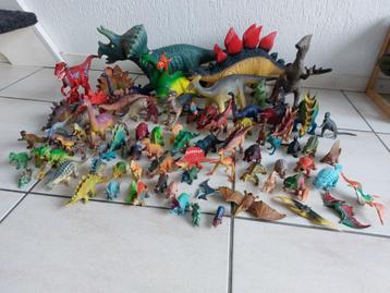 Meer dan 80 dino´s in diverse maten beschikbaar voor biedingen