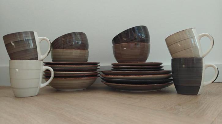 Vintage Bruin Servies - Tavola, Huis en Inrichting, Keuken | Servies, Gebruikt, Compleet servies, Overige stijlen, Aardewerk, Verzenden
