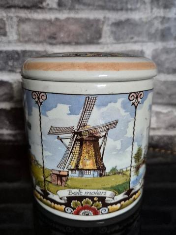 Polychrome Stroopwafelpot met Molens beschikbaar voor biedingen