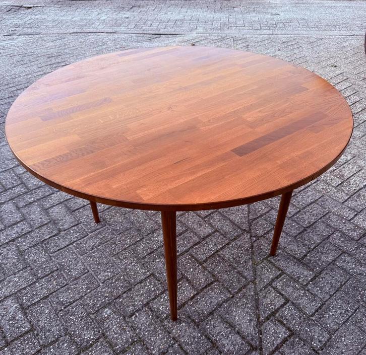 Zeer mooie gelakte/gebeitste eiken ronde salon/eettafel, Huis en Inrichting, Tafels | Statafels, Zo goed als nieuw, Ophalen