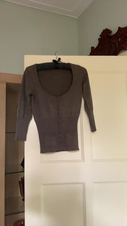 MOOI BRUIN WOL/ACRYL VESTJE MET DIEP DECOLLETE MT XS/S, Kleding | Dames, Truien en Vesten, Gedragen, Maat 34 (XS) of kleiner, Bruin